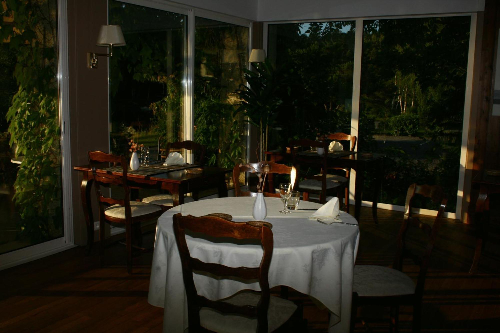 Logis Hotel Du Lac Нёвик Экстерьер фото